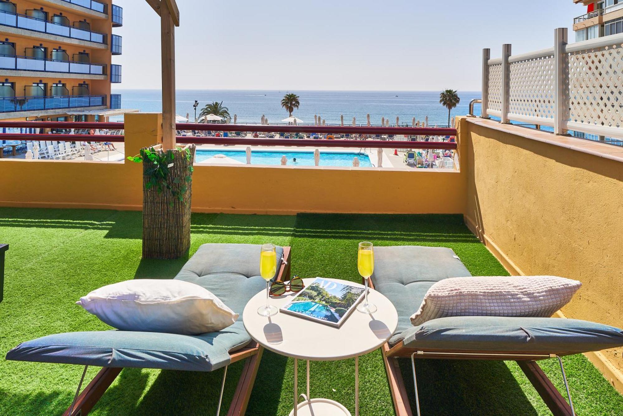Perfect Location With Roof Terrace Apartment